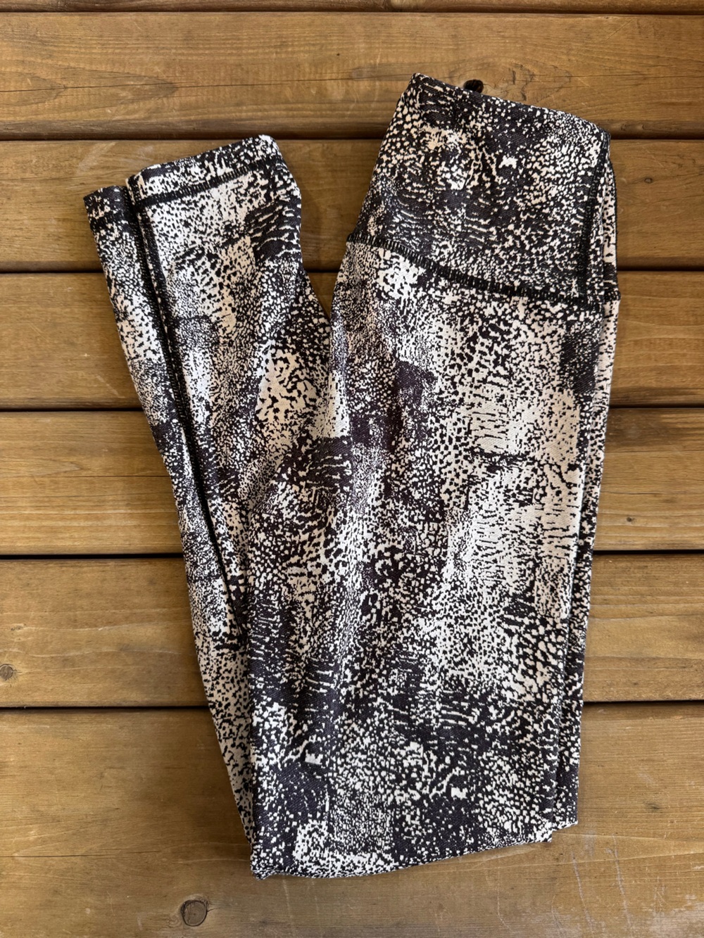 Zella Abstract Print Leggings in Black and White